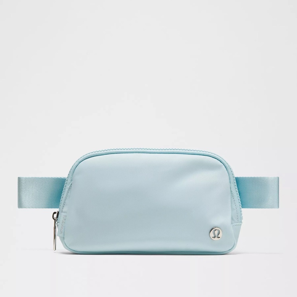 NWT Lululemon Everywhere Belt Bag EBB Foam Cloud